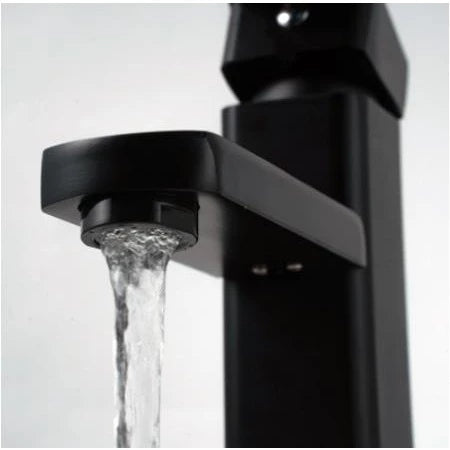 Torneira Quadrada Quente e Fria de Banheiro