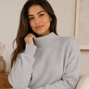 blusa-tricot-feminina-gola-alta-casual-vintage-manga-longa-modelagem-solta-para-outono-e-inverno-lifestyle-03