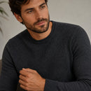 sueter-masculino-trico-padrao-diamante-decote-redondo-casual-manga-longa-versatil-para-inverno-lifestyle-05